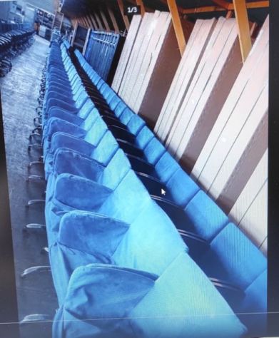 VENDITA ATTREZZATURA RISTORAZIONE: POLTRONCINE BLU CON DETTAGLI IN LEGNO E BASE - Foto 2