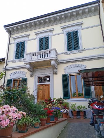 Grande camera in villino