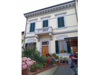 Grande camera in villino