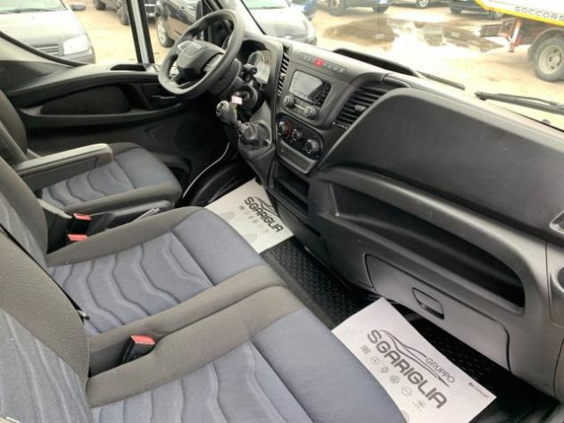 IVECO Daily Cabinato Furgonato rif. 23944786 - Foto 9