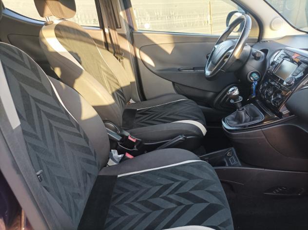 Lancia Ypsilon 1.2 69 CV 5 porte GPL Ecochic Platinum - Foto 9