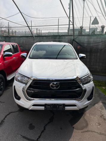 Toyota Hilux 2.8 D-4D 48V A/T 4WD DC Lounge - Foto 3
