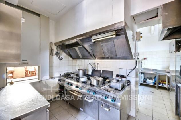 Casa indipendente di 200 m² con 3 locali e box auto in vendita a Sumirago - Foto 4