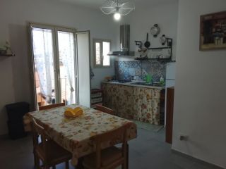 Centro storico piccolo appartamento € 400