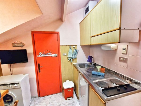 MONOLOCALE MANSARDATO CON BALCONCINO – VIA FERALDI, SANREMO - Foto 3