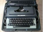 Macchina da scrivere elettrica "Olivetti lettera 38" anni 70