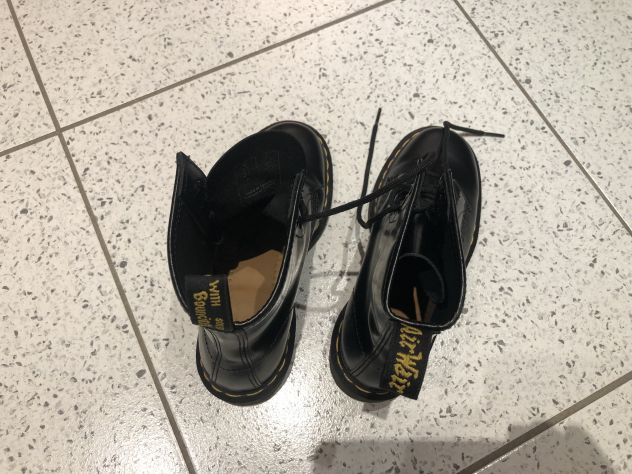 STIVALE DR. MARTENS TG. 37