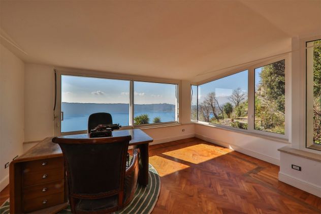 Splendida villa con vista sul lago a Castel Gandolfo - Foto 8