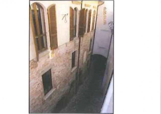 Immobile in asta di 137 m² con più di 5 locali in vendita a Foligno - Foto 2