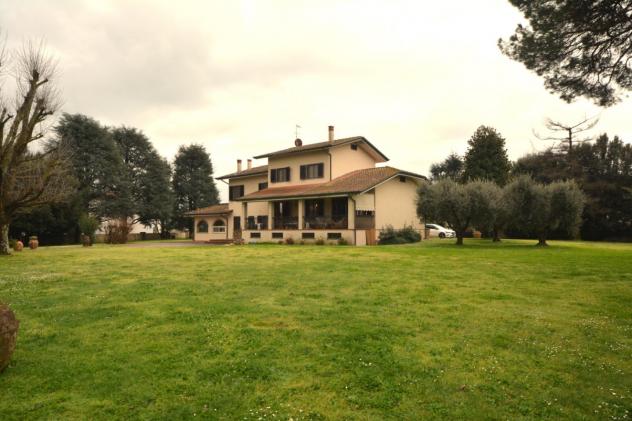 Villa in vendita a Picciorana - Lucca 420 mq Rif: 1251369