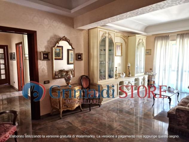 appartamento in vendita a Napoli in zona Chiaia