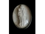 ANTICO MEDAGLIONE CON SCULTURA VOTIVA IN SCHIUMA SOTTO VETRO, 1800.