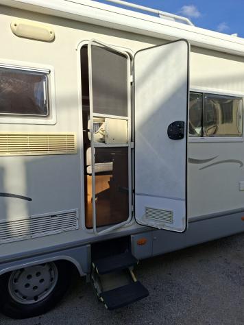 CAMPER MOBILVETTA DUCATO MANSARDATO 7 POSTI DOPPIA DINETTE LETTI CASTELLO CLIMATIZZATORE WEBASTO FOTOVOLTAICO CAMPEGGIO USATI GENERALI 1827 - Foto 6