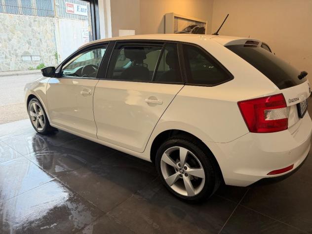 SKODA - Rapid - Spaceback 1.4 TDI 90 CV Design Edition - Foto 9