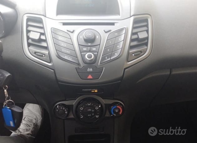 Ford Fiesta Fiesta 5p 1.4 16v + Gpl - Foto 10