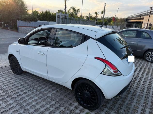 Lancia Ypsilon 1.2 69 CV 5 porte Elefantino-2015 - Foto 4