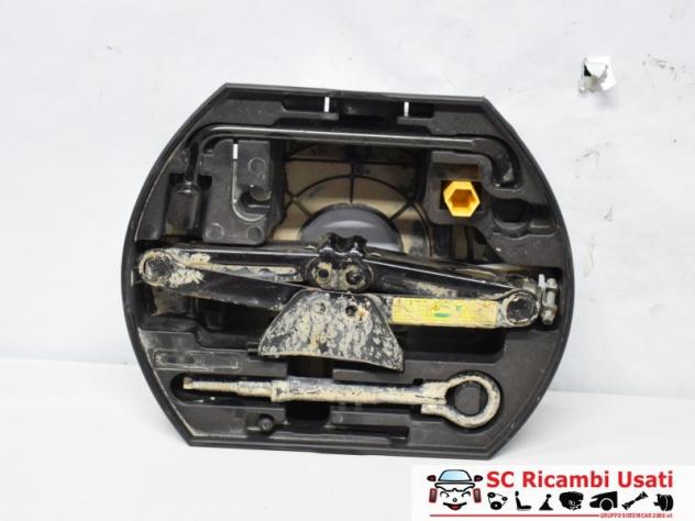 KIT ATTREZZI PEUGEOT 208 Serie (1219) - Foto 2