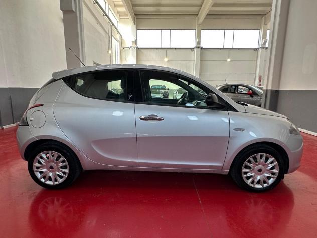 Lancia Ypsilon 1.2 69 CV 5 porte S&S Platinum - Foto 4
