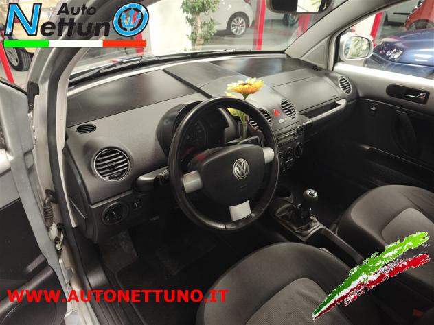 Volkswagen New Beetle 1.6 - Foto 6
