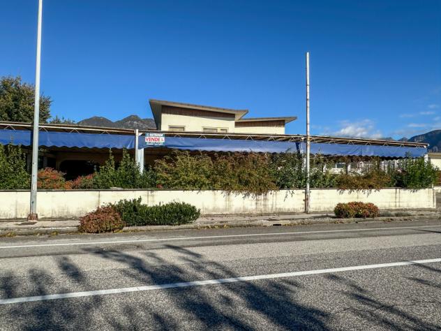 Locale commerciale in vendita a Osoppo
