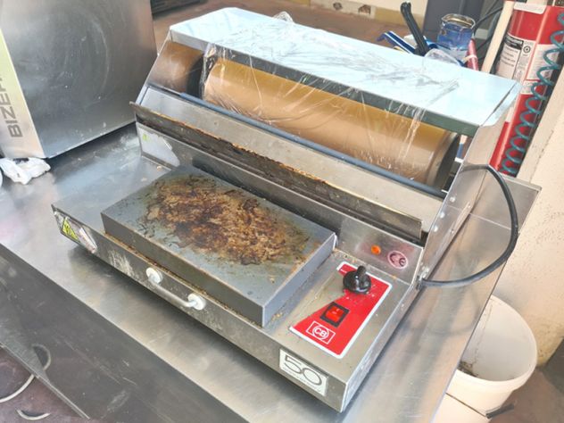 confezionatrice manuale per vaschette usata