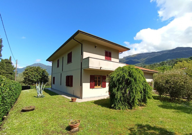 Villa in vendita a Camaiore 220 mq Rif: 1323998