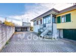 Villa di 153 m² con 2 locali e box auto doppio in vendita a Gerenzano