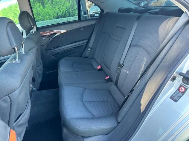 Mercedes-Benz E270 CDI 177cv aut. Elegance 2002 - Foto 8