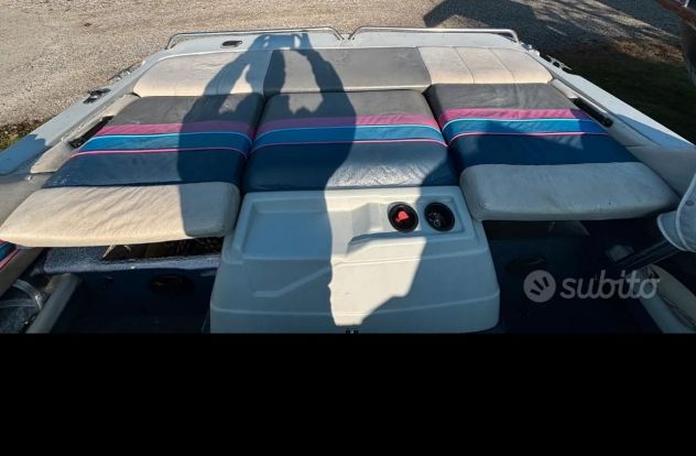 Motoscafo cabinato 5,8 m con prendisole e cabina - ideale lago e mare - Foto 5