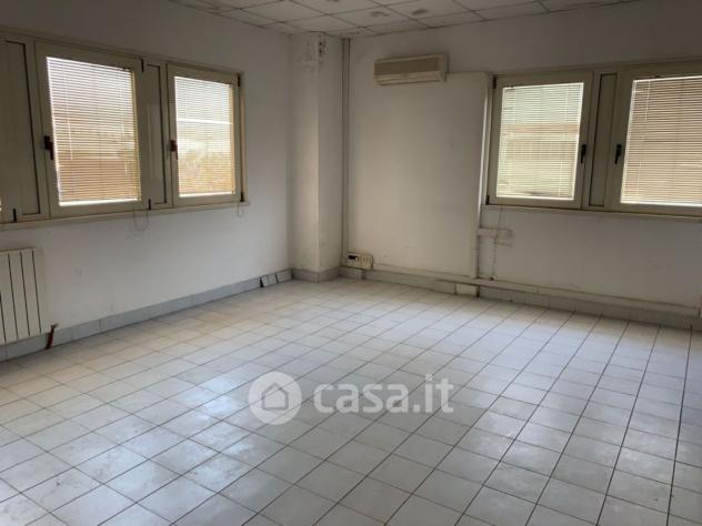 Livorno vendesi capannone 950 Mq - Foto 2