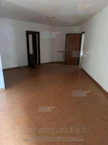 Immobile in asta di 102 m², box auto in vendita a Aprilia - Foto 8