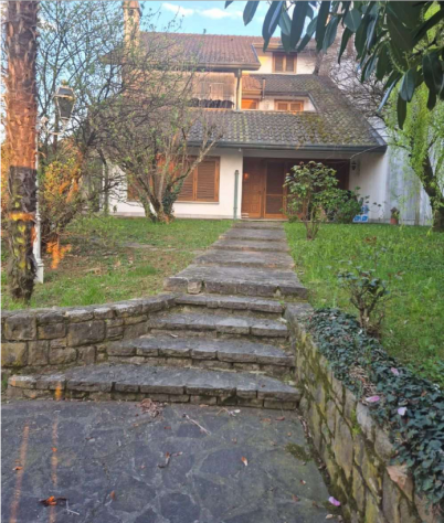 Tribunale di Milano - RG 57/2025 Villa bifamigliare e autorimessa