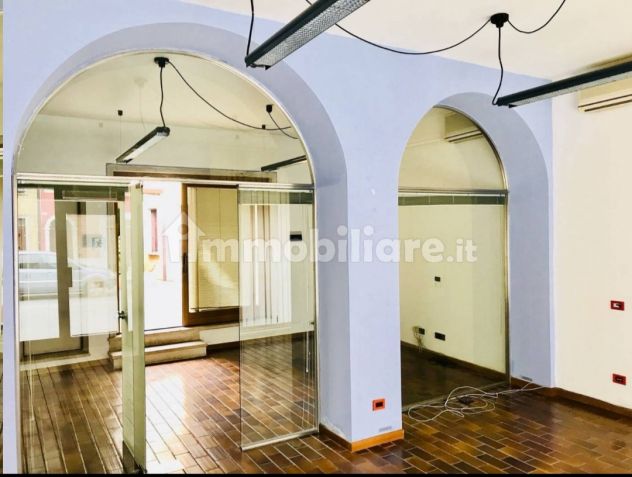 NEGOZIO/UFFICIO AD ALTA VISIBILITÀ – SAN MICHELE, VERONA - Foto 5