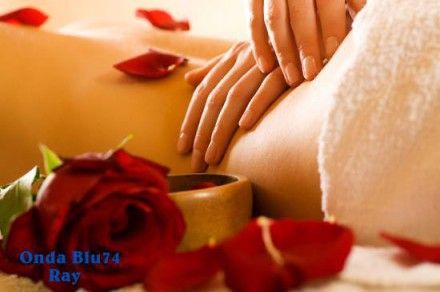 Offro Massaggio Sensuale, regalati un momento di Relax e Piacere. Tel:3401938000