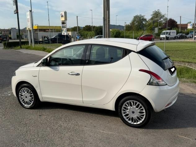 Lancia Ypsilon 1.2 x neopatentati - Foto 4