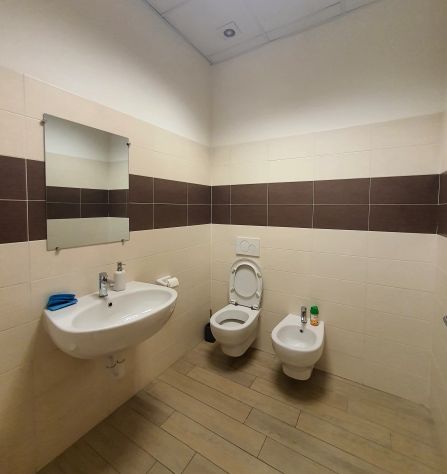 Stanza ad uso ufficio o studio per fisioterapisti, massaggiatori, nutrizionisti - Foto 5