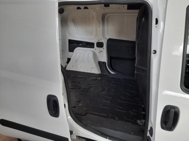 Fiat Doblo Dobl1.3 MJT PC-TN Cargo Lamierato SX - Foto 8