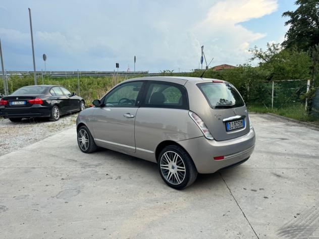 Lancia Ypsilon 1.3 MJT 90 CV Oro Giallo - Foto 4