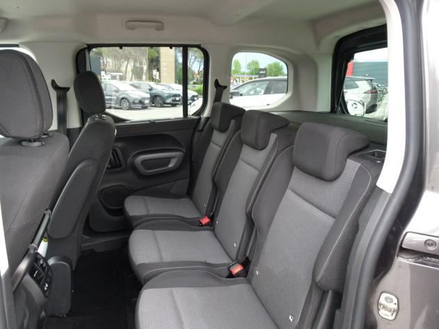 Toyota Proace City Verso 1.5D 130 CV S&S Short D Executive - Foto 9