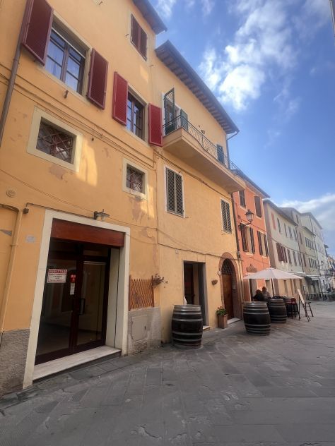 Affittasi fondo commerciale nel Corso di Asciano