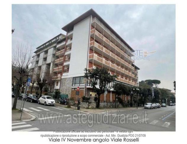 IMMOBILI-IMMOBILE COMMERCIALE-Viale IV Novembre, 2, 51016 Montecatini-Terme PT, Italia