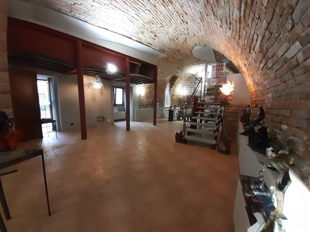 Affittasi magazzino Canelli libero subito - Foto 4
