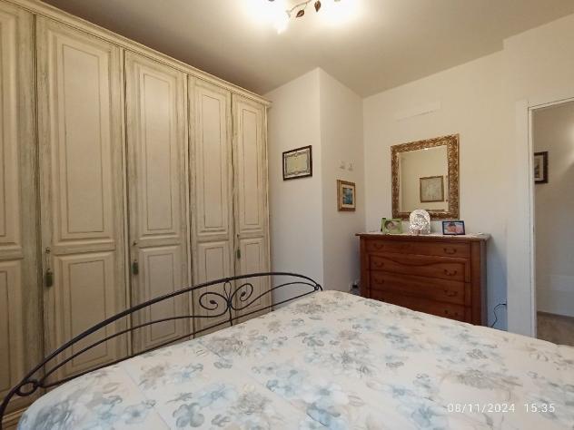 In centro storico , appartamento con ingresso indipendente e giardino privato .
Recente ristrutturazione completa . - Foto 10