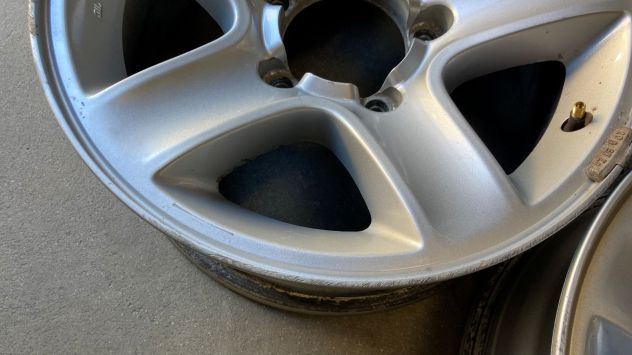 Cerchioni in lega 16 pollici originali Suzuki Gran Vitara del 2005 - Foto 10