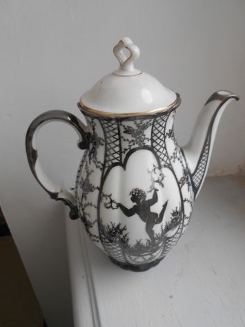 caraffa in porcellana