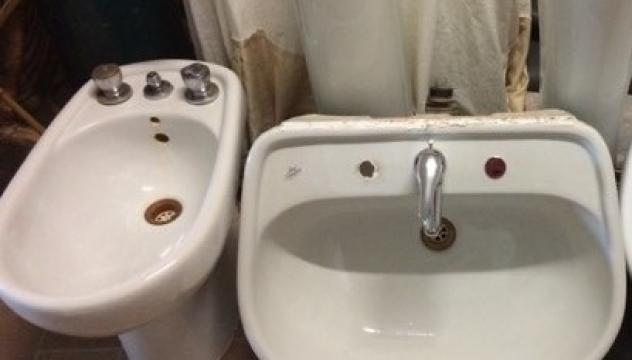 LAVANDINO A COLONNA E BIDET