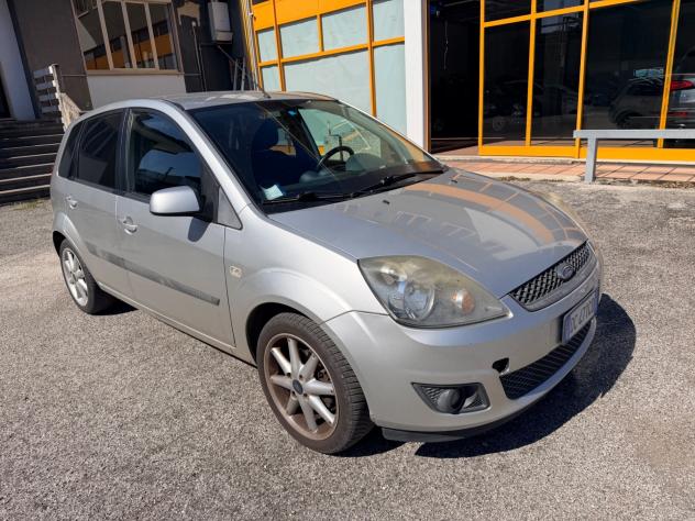 Ford Fiesta 1.4 TDCi 75cv Neopatentati - Foto 2