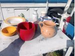 Stock di brocche bicchieri piatto Thun in ceramica
