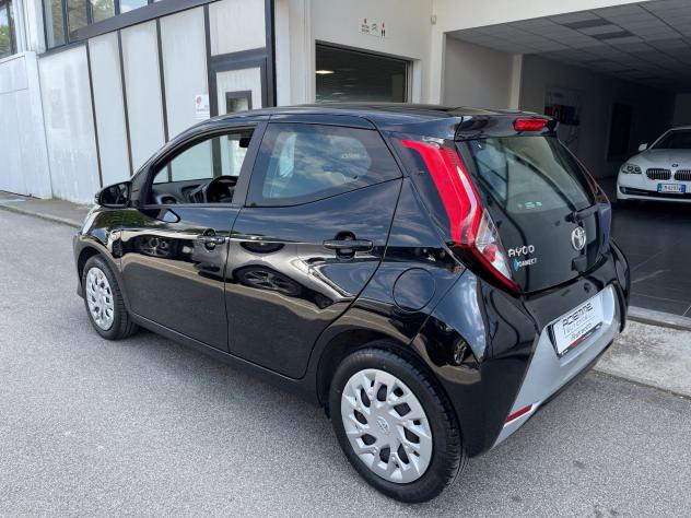 Toyota Aygo Connect 1.0 VVT-i 72CV 5 porte x-business - Foto 6