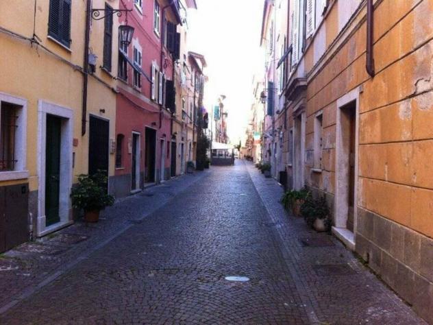 1 Vetrina in vendita a Sarzana